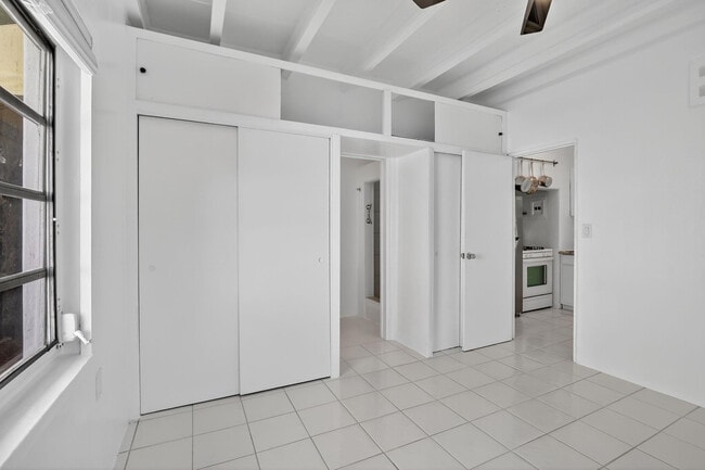 Building Photo - 501 SW 5th St