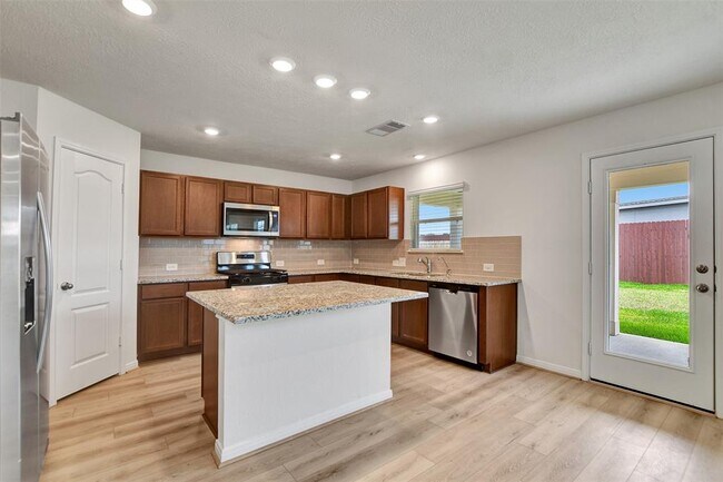 Building Photo - 18214 Sessile Oak Dr