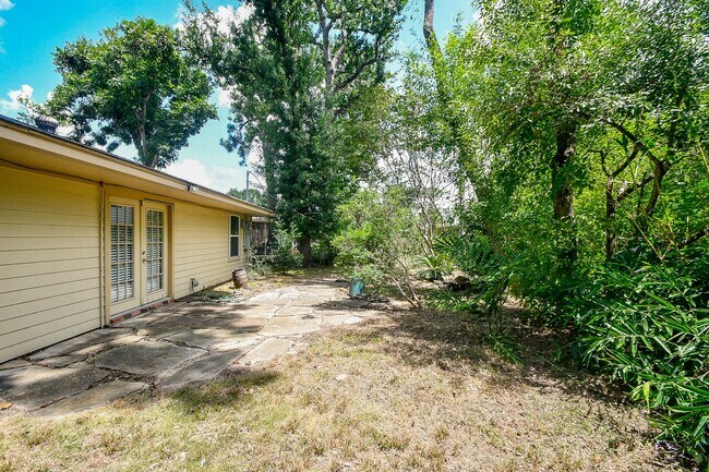 Building Photo - 5209 De Milo Dr