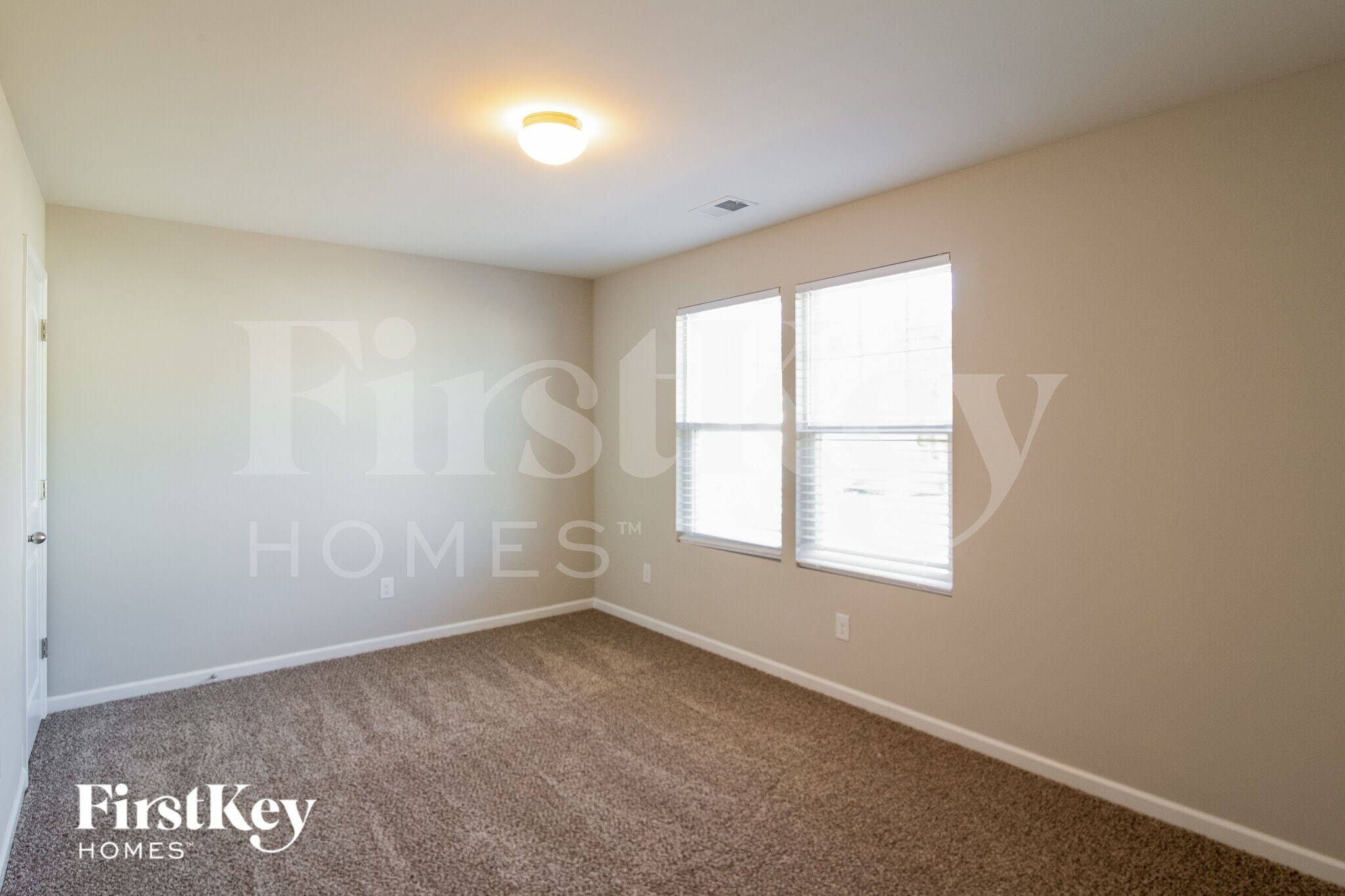 Building Photo - 143 Rockingham Way