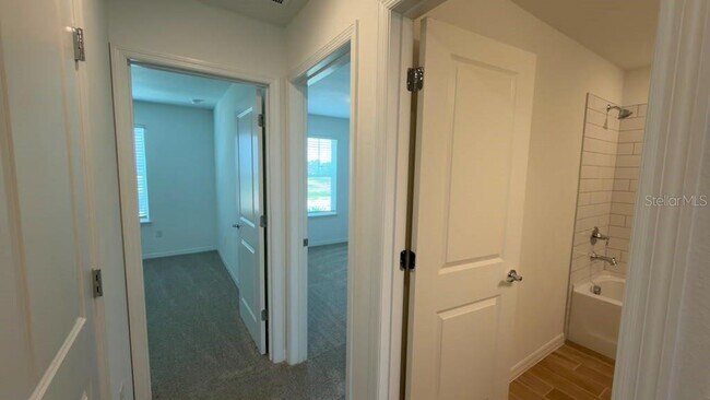 Building Photo - 4568 ORCHARD VIEW Aly