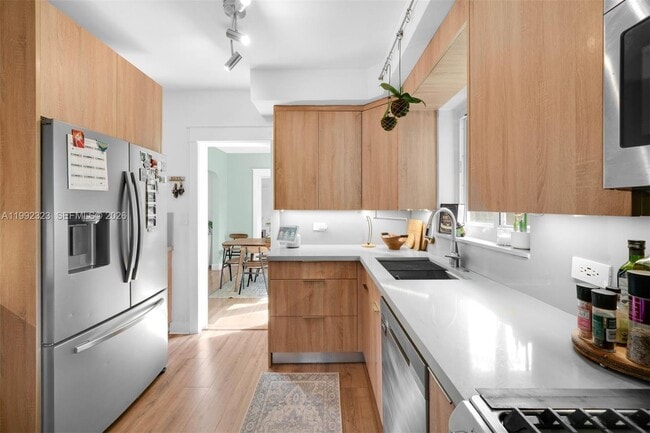 Building Photo - 970 NW 10th Ave