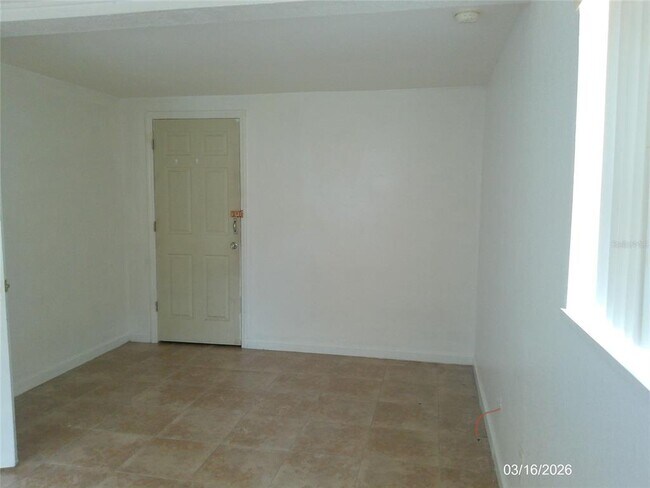 Building Photo - 808 S Central Ave