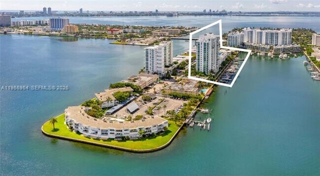 Building Photo - 7928 East Dr