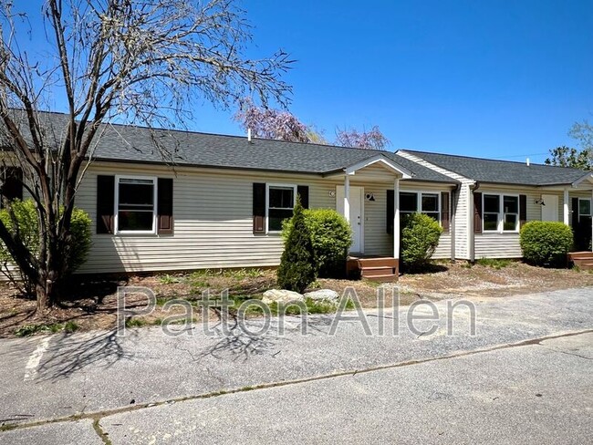 Building Photo - 1754 Meadowbrook Terrace