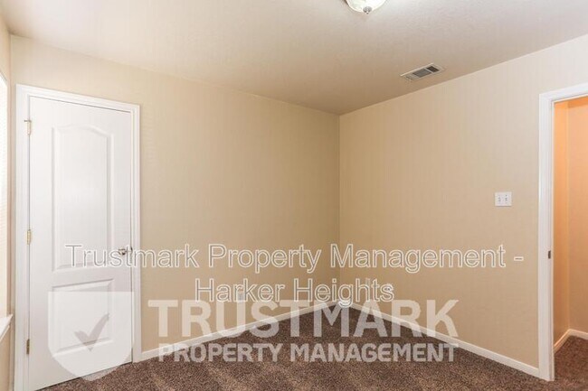 Building Photo - 411 Brittney Way