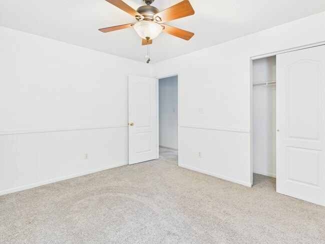 Building Photo - Stunning 4-Bedroom, 2.5-Bathroom Home in t...