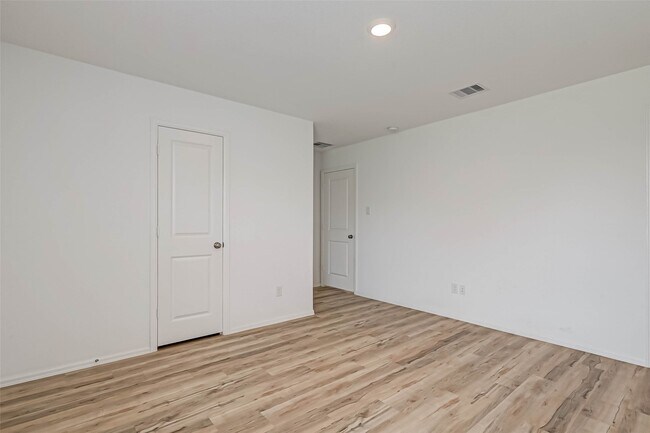 Building Photo - 3426 Golden Amber Ct