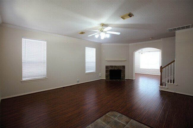 Primary Photo - 607 Ashley Cove Ct