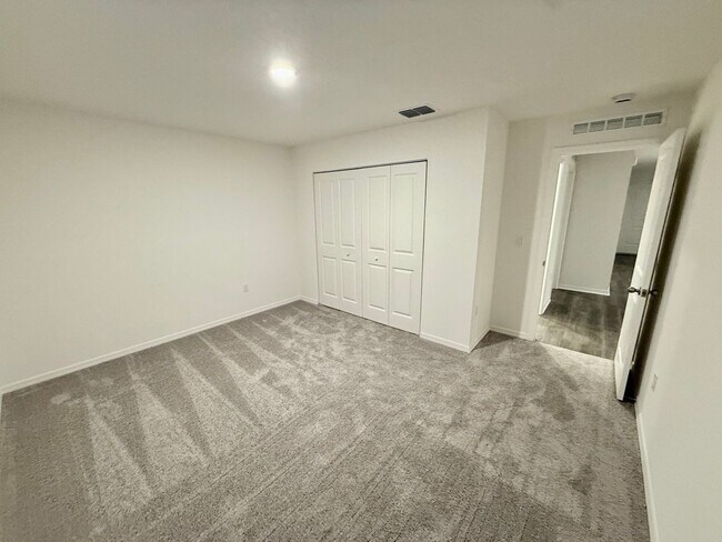 Building Photo - **Move-In-Special** Brand New 4-Bedroom Home in Poinciana – Available Now!