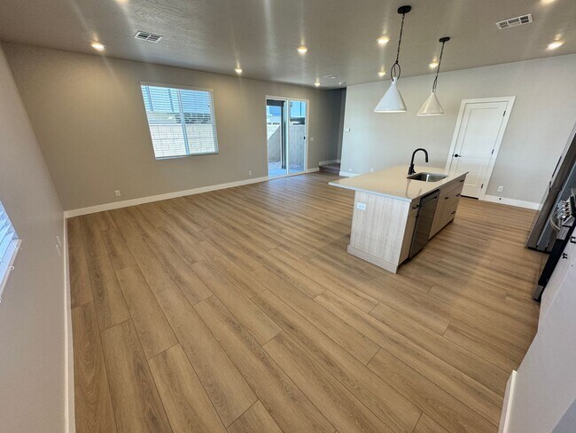 Building Photo - Brand New 4-Bedroom.