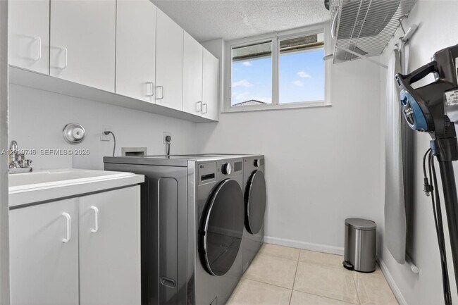 Building Photo - 2922 Medinah