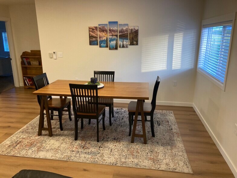 Building Photo - 14275 Avon Allen Rd