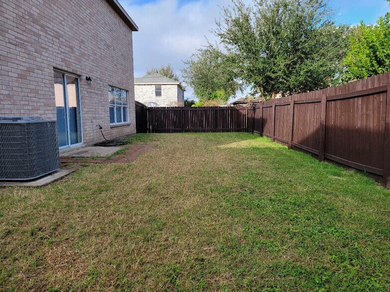 Building Photo - 3016 Princeton Ave