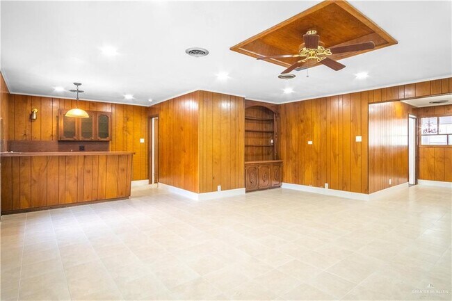 Building Photo - 18 Cd Ave