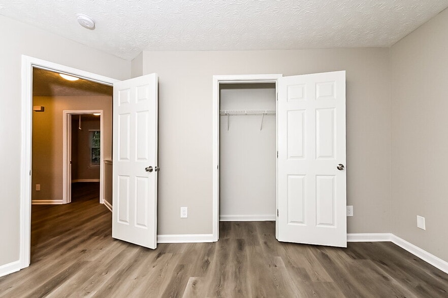 Building Photo - 417 Concord Cir