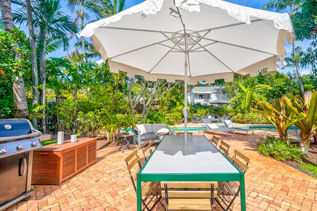 Building Photo - 411 26th St