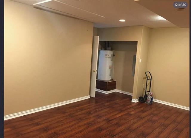 Building Photo - 2202 Brookview Dr
