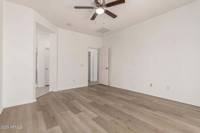 Building Photo - 15429 W Ventura St