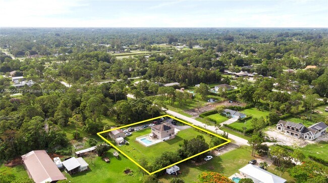 Building Photo - 17125 35th Pl N