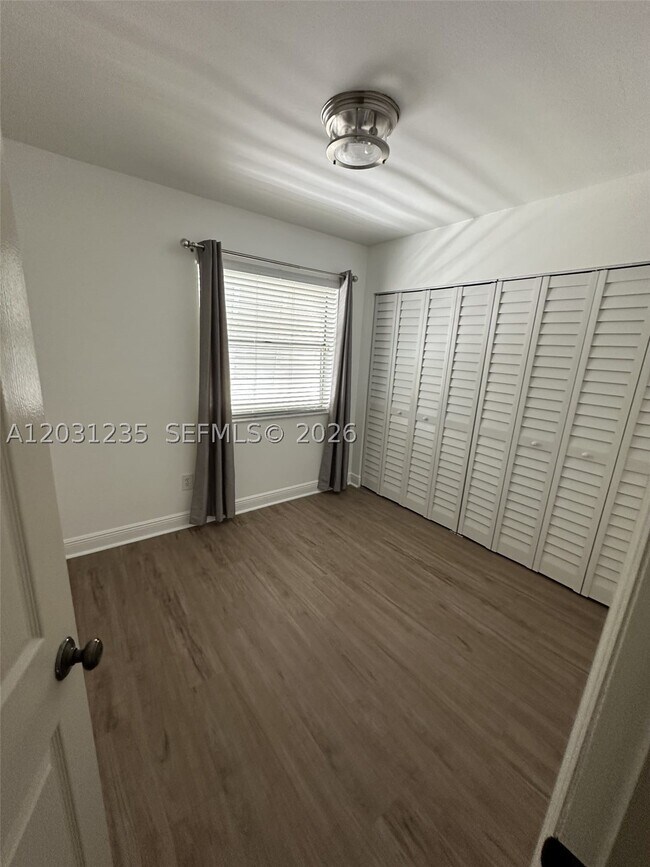 Building Photo - 7112 SW 113th Ct