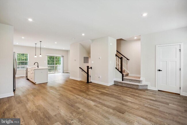 Building Photo - 19753 Grn Vlg Dr