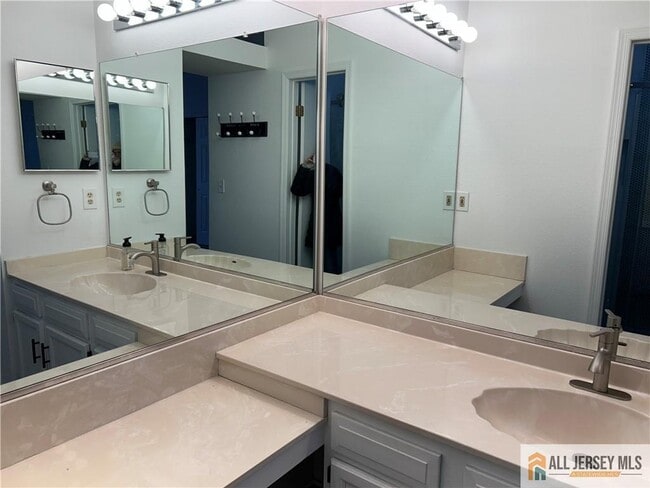 Building Photo - 65 Wentworth Rd