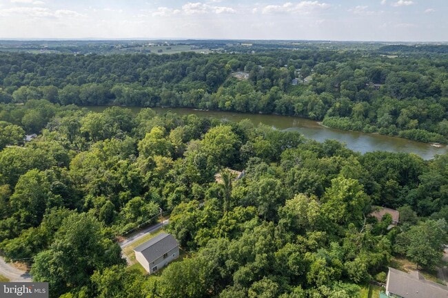 Building Photo - 430 Cedar Creek Dr