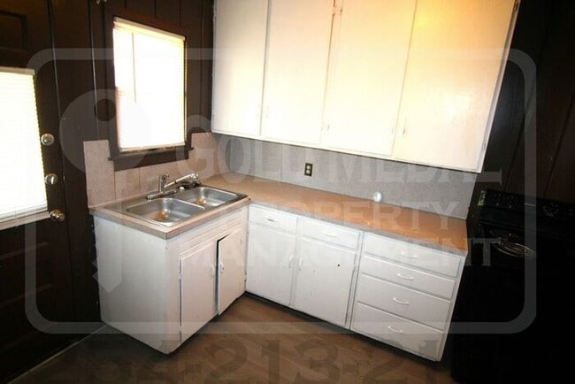 Building Photo - 625 Brook Dr