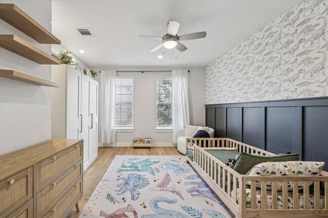 Building Photo - 1144 W 24th St