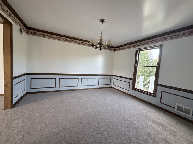 Building Photo - 157 Shade Rd