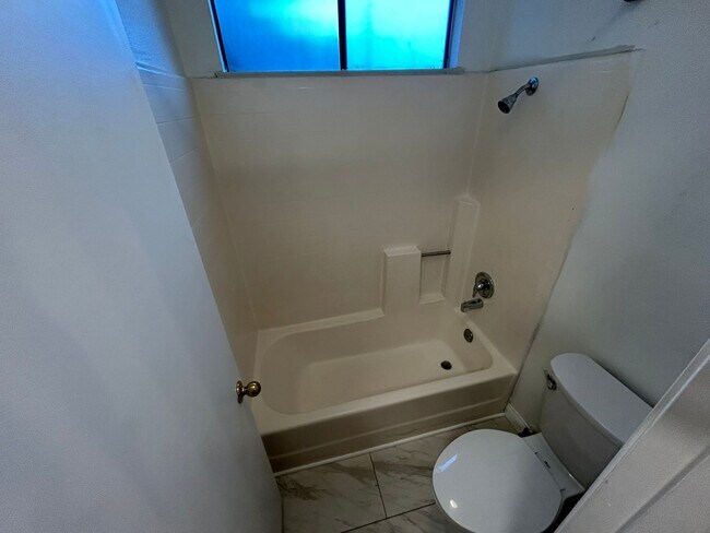 Building Photo - $750.00 off 1st month rent with January 1, 2026 move in!!