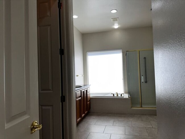 Building Photo - Spacious 3BR, 2BA with Solar and Modern Up...