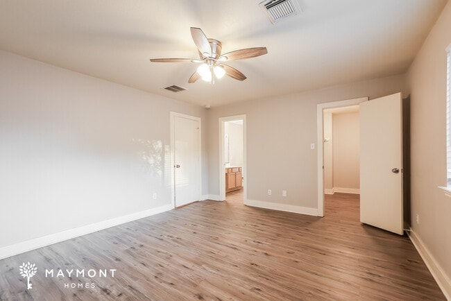 Building Photo - 26852 Haileys Mnr