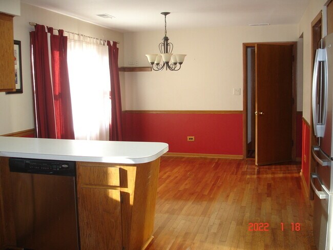 Building Photo - 7854 W Cahill Terrace