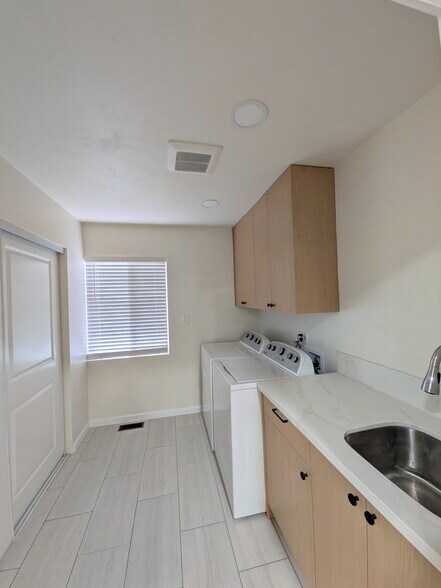 Building Photo - 2657 C St