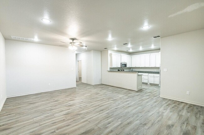 Building Photo - 5507 Kemper St