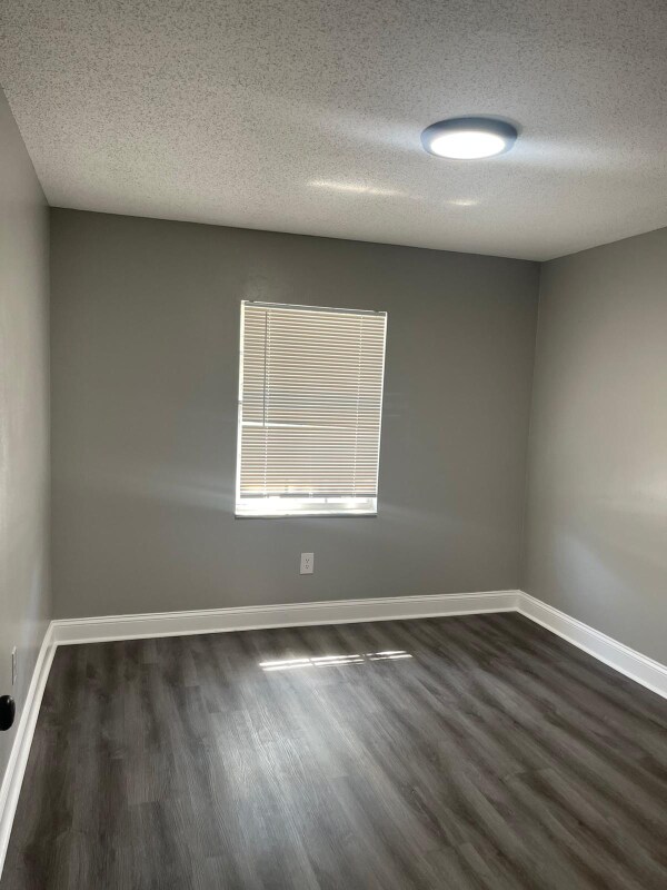 Building Photo - 14323 Lucerne Dr