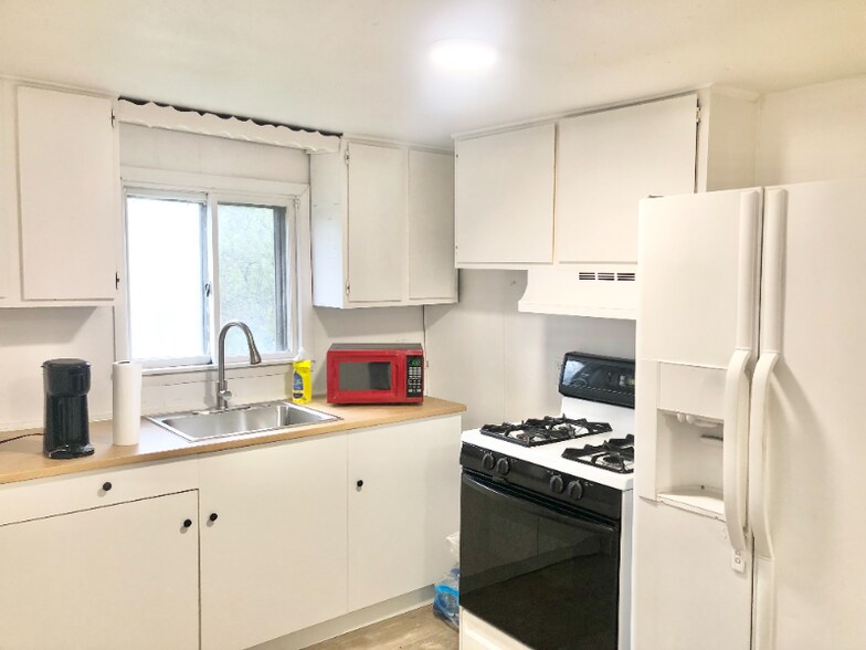 Building Photo - G2201 Utley Rd