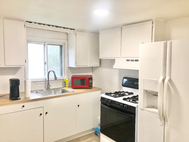 Building Photo - G2201 Utley Rd