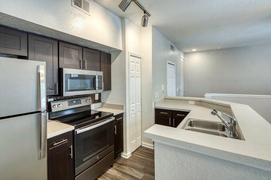 Rivertree Apartments 5959 Bandera Spring Cir Brandon FL 33578