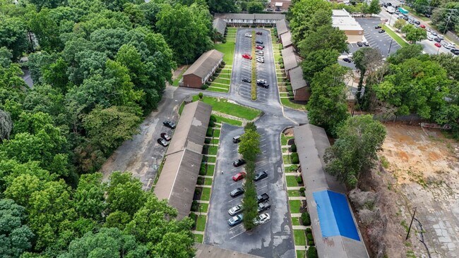 Building Photo - Renovated Townhome in Village Green!