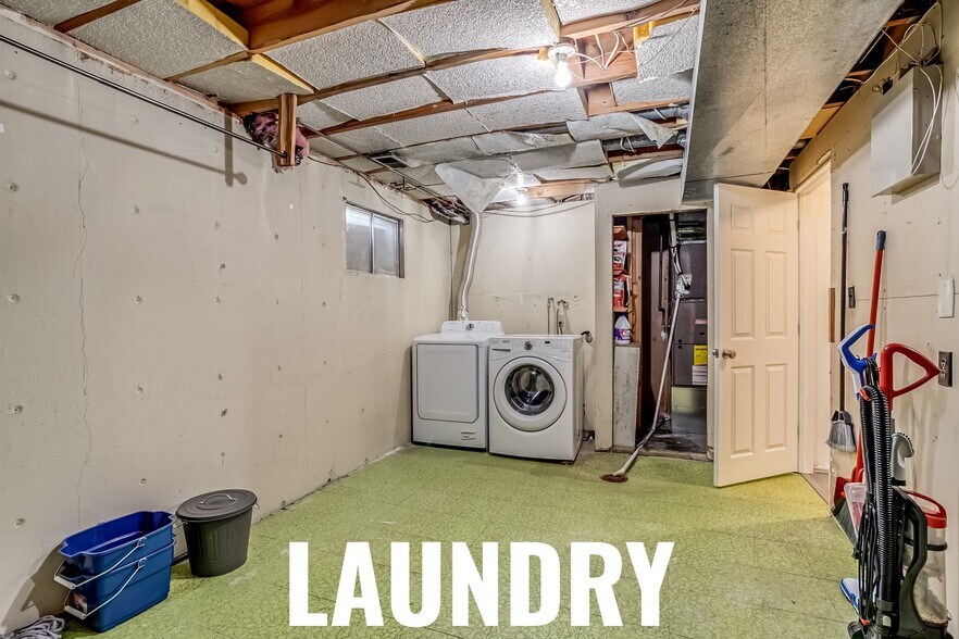 Building Photo - 9341 Hoffman Way