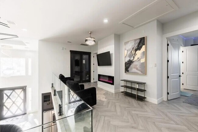 Building Photo - 13 Rd 660