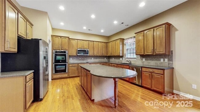 Building Photo - 407 Ranelagh Dr