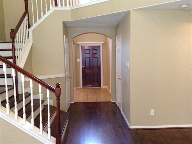 Building Photo - 2210 Two Trail Dr