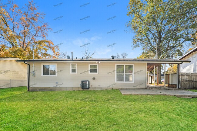 Building Photo - 1465 Central Pkwy