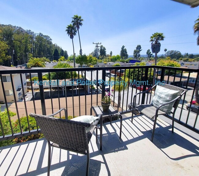 Building Photo - Impeccable 2BR, 1BA Capitola Condo with Oc...