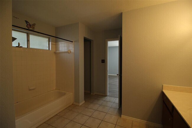 Building Photo - 12302 Uttimer Ln