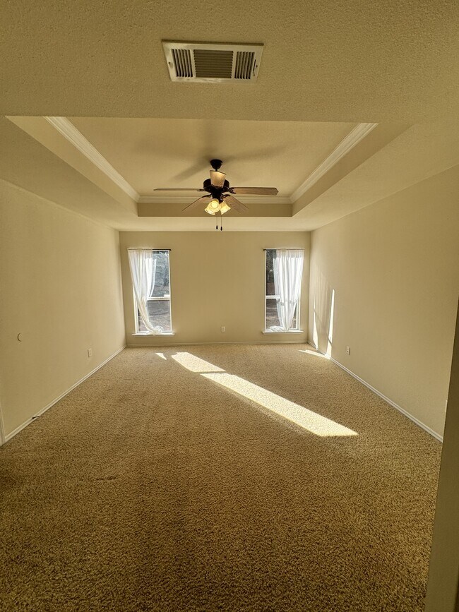 Building Photo - 2041 Rain Dance Loop